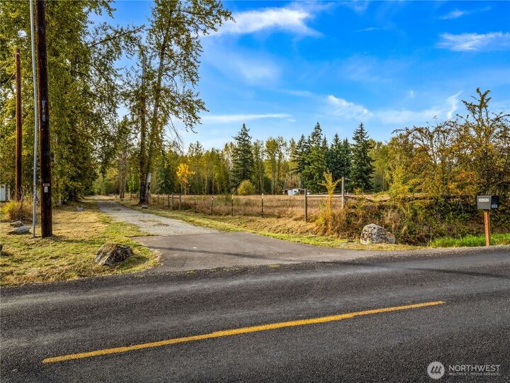 Property Photo: 26202 110th Avenue E WA 98338