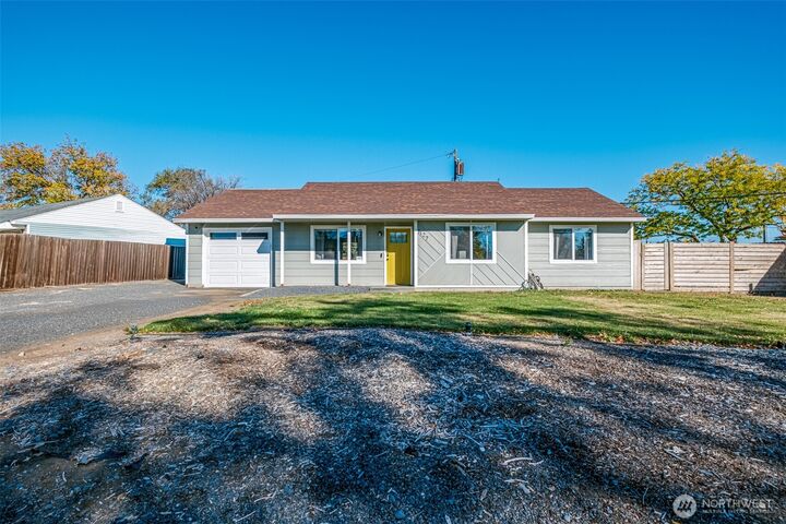 1127  Arlington Drive NE  Moses Lake WA 98837 photo