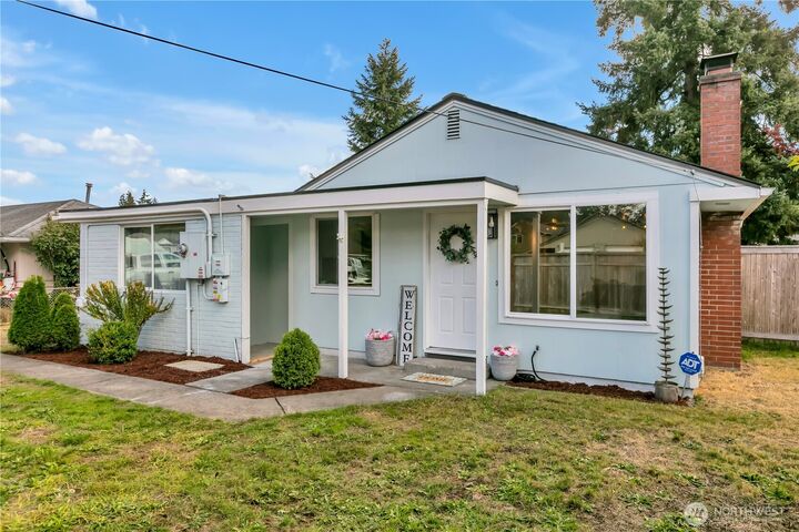Property Photo:  1508  121 Street S  WA 98444 