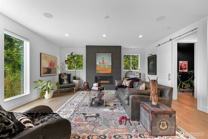 Property Photo:  1105  40th Street  WA 98229 