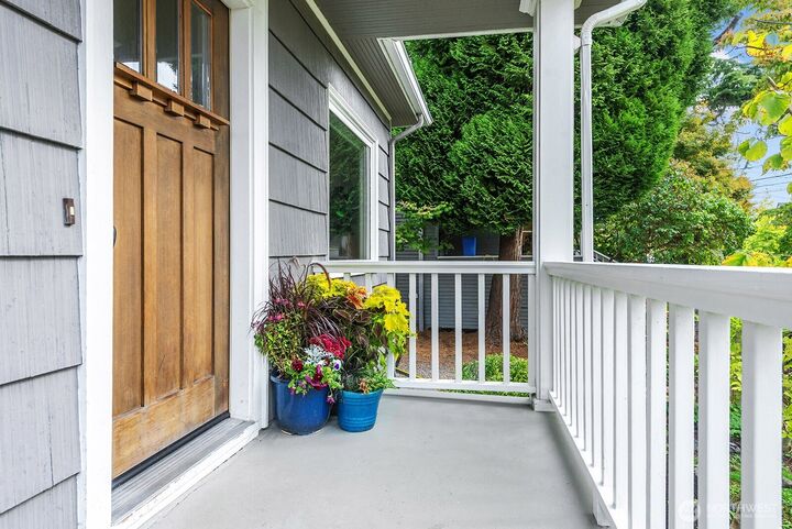 Property Photo: 522 NE 81st Street WA 98115