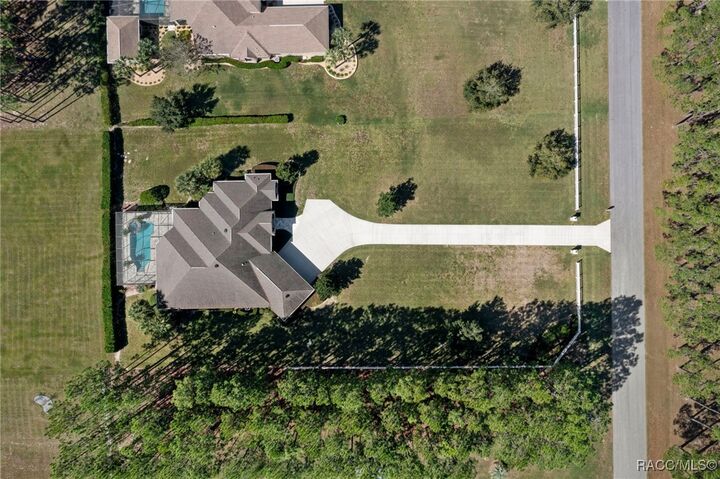 Property Photo:  152 E Atlantic Street  FL 34442 