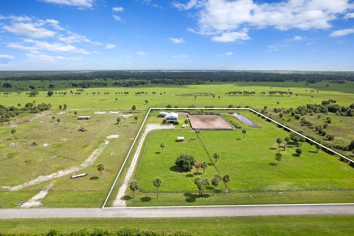 Property Photo: 6536 SE 26th Trail FL 34974