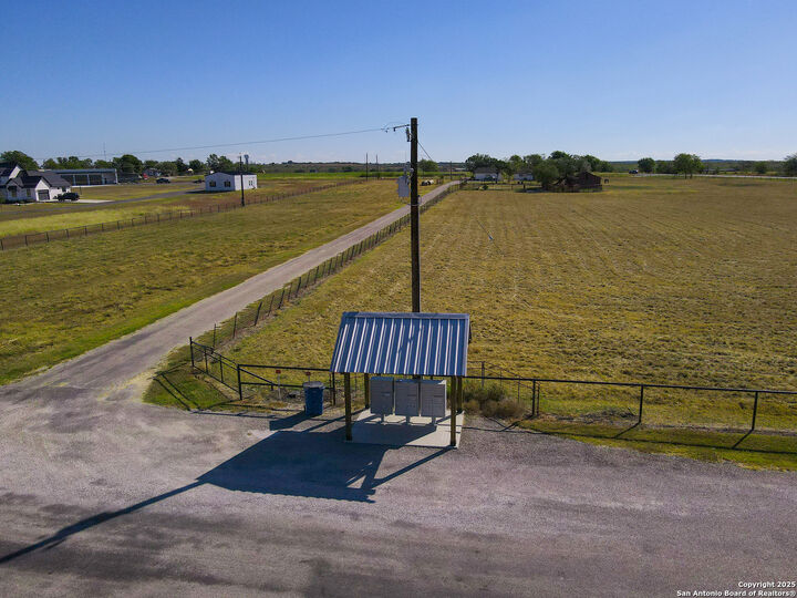 Property Photo: 1271 Branch Rd TX 78155