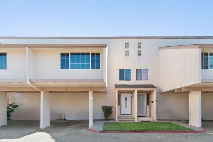Property Photo: 912 Acosta Plaza 11 CA 93905