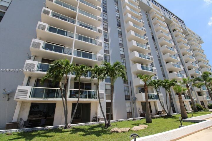 13499 Biscayne Blvd 404  North Miami FL 33181 photo