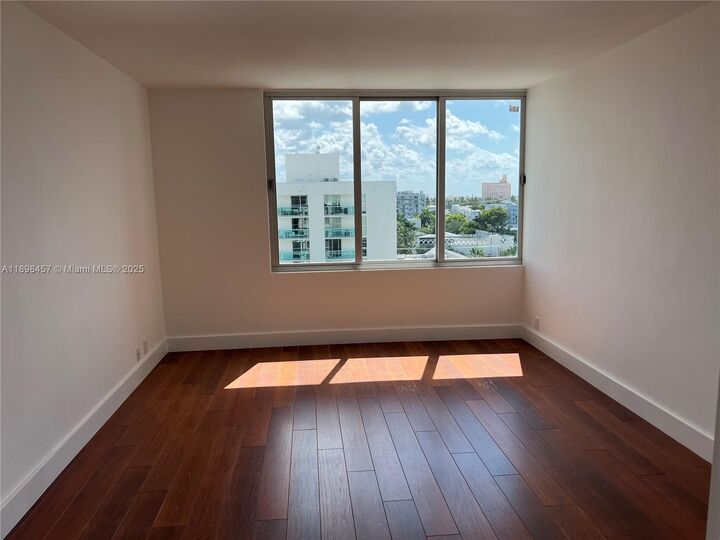 Property Photo: 1000 West Ave 808 FL 33139