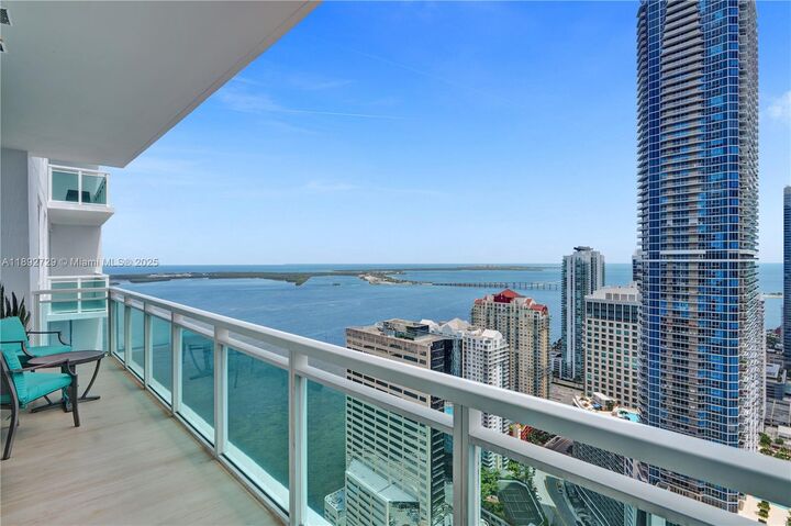 Property Photo: 950 Brickell Bay Dr 4707 FL 33131
