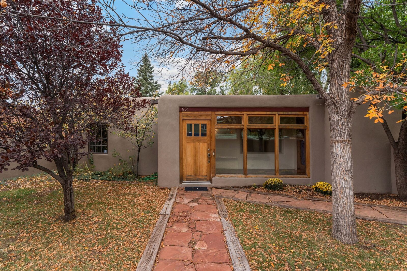 Property Photo:  631 Calle Grillo  NM 87505 