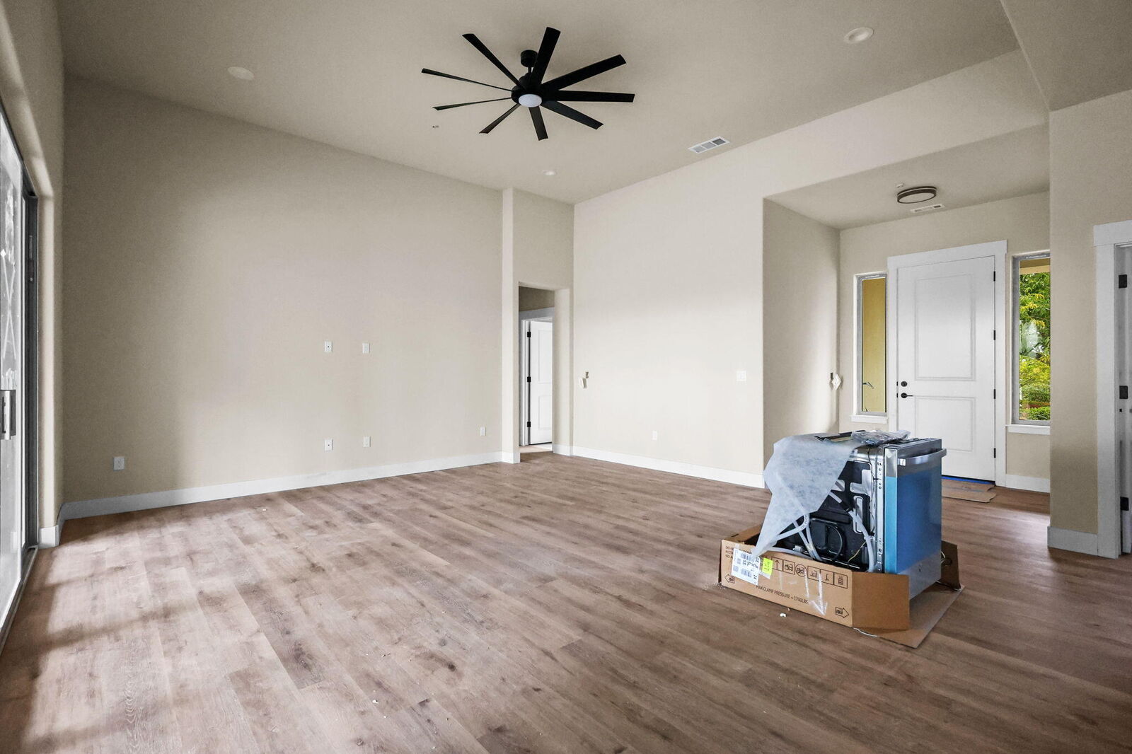 Property Photo: 950 Santa Cruz Drive CA 96003