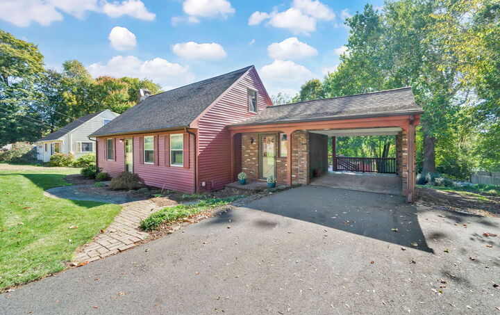 Property Photo: 16 Knox Place CT 06010