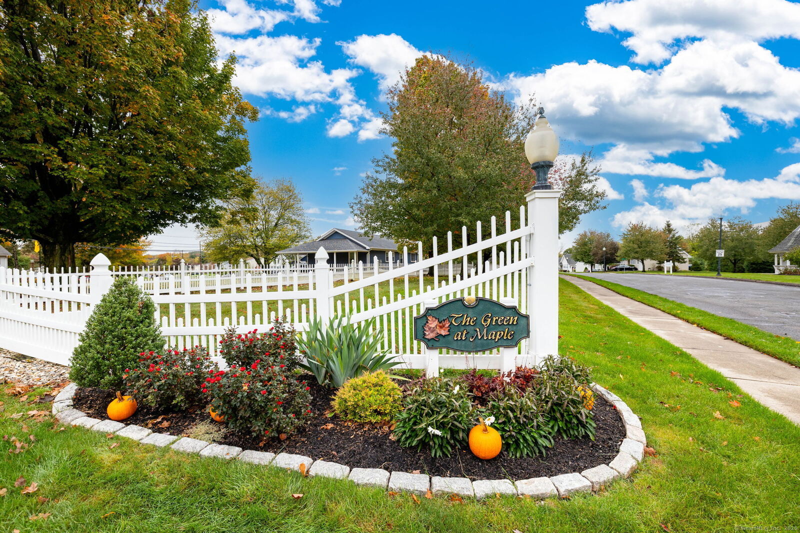Property Photo: 41 Maxwell Drive 41 CT 06067
