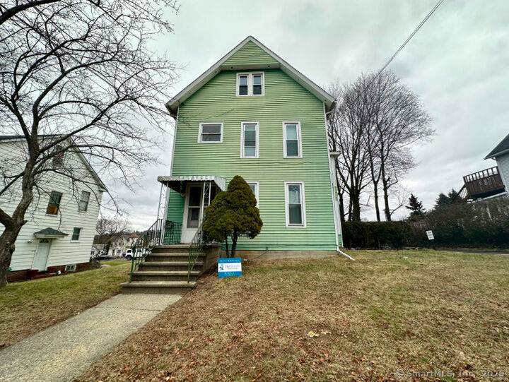 Property Photo:  25 Fairfield Avenue 3rd Fl  CT 06810