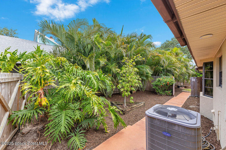 Property Photo:  7 Inwood Way  FL 32937 