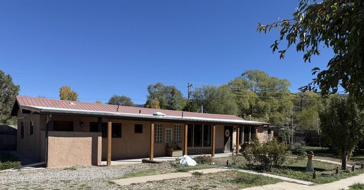 Property Photo: 605 Chapel Ln NM 87571