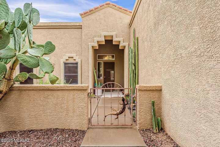 Property Photo: 12685 N Running Coyote Drive AZ 85755