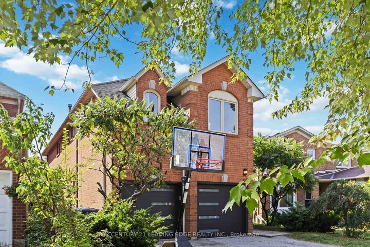 Property Photo:  5201 Champlain Trail  ON L5R 3B1