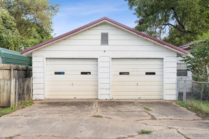 Property Photo: 209 W McCorkle Street OK 74470