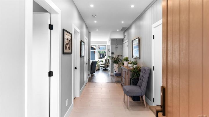 Property Photo: 7267 Lakefront Dr BC V0R 2G1