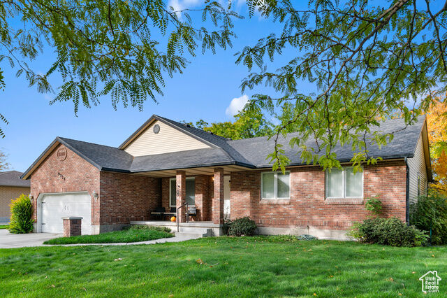 Property Photo: 9776 S Amberwood Cir W UT 84095