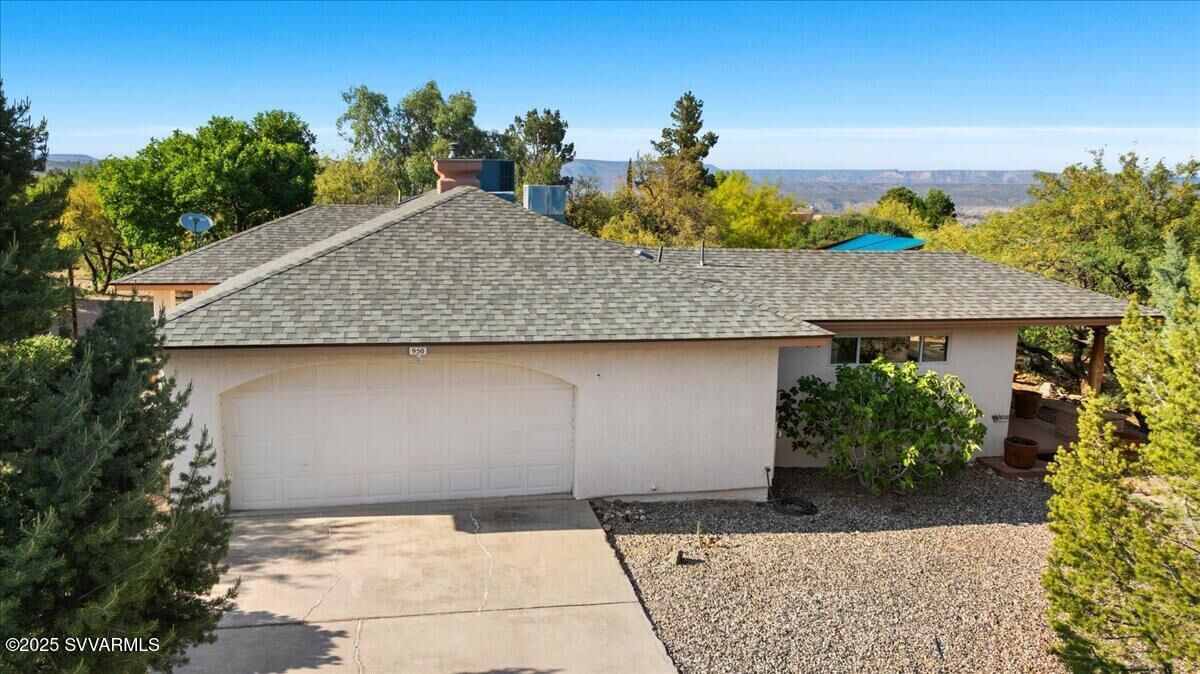 Property Photo: 950 Roberts Road AZ 86324