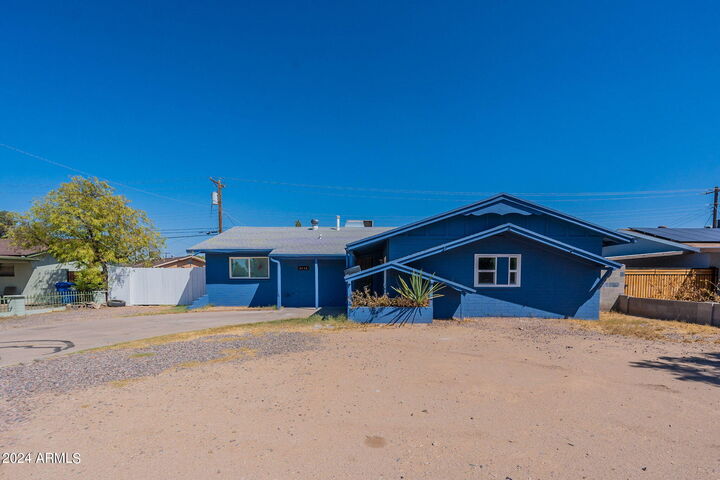 Property Photo: 3115 N 55th Avenue AZ 85031