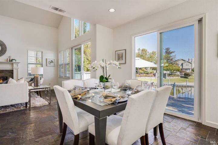 Property Photo: 13 Waterside Circle CA 94903