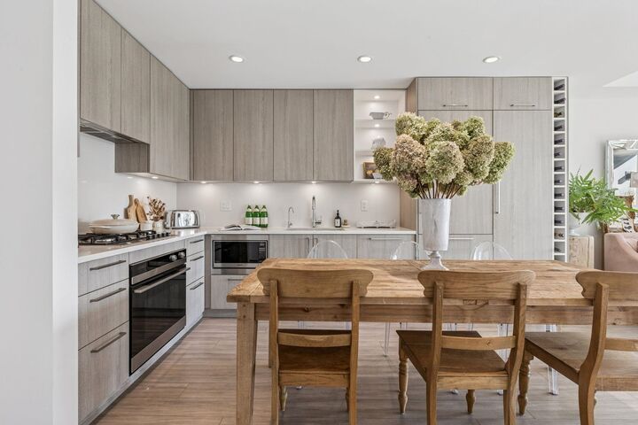 Property Photo: 707 E 3rd Street 307 BC V7L 1G8