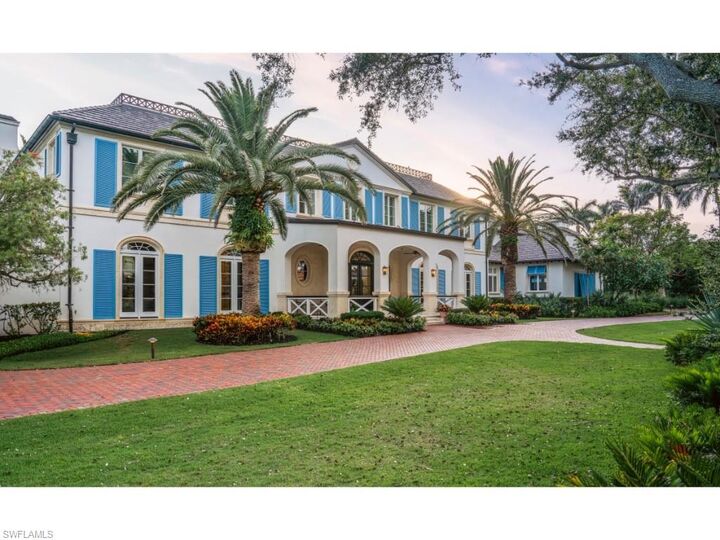 Property Photo: 4296 Cutlass Ln FL 34102