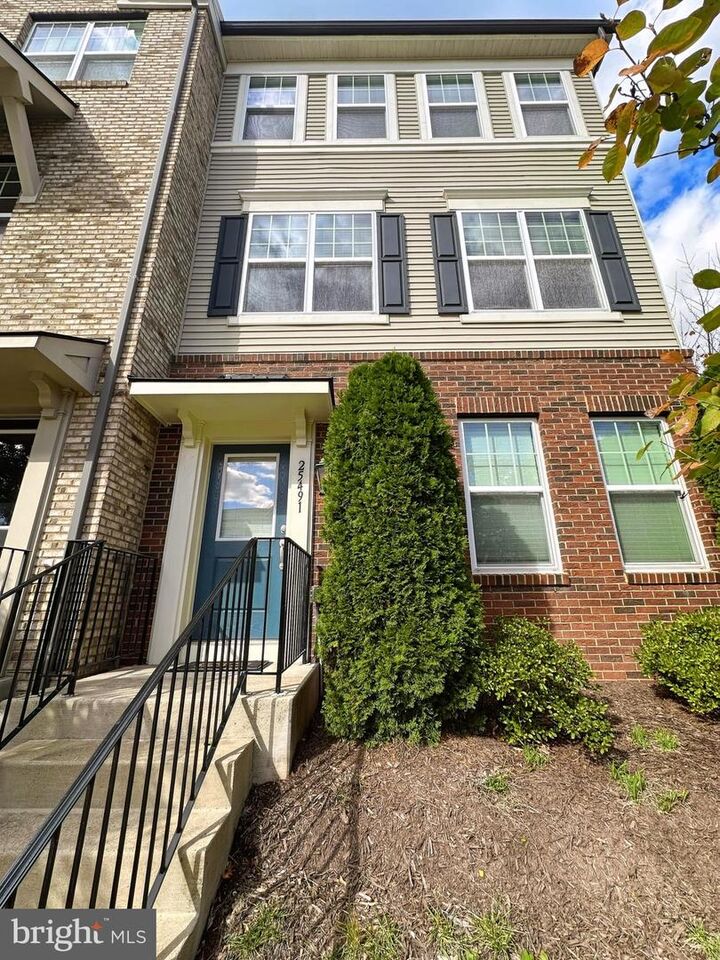 Property Photo:  25491 Cancello Terrace  VA 20152 