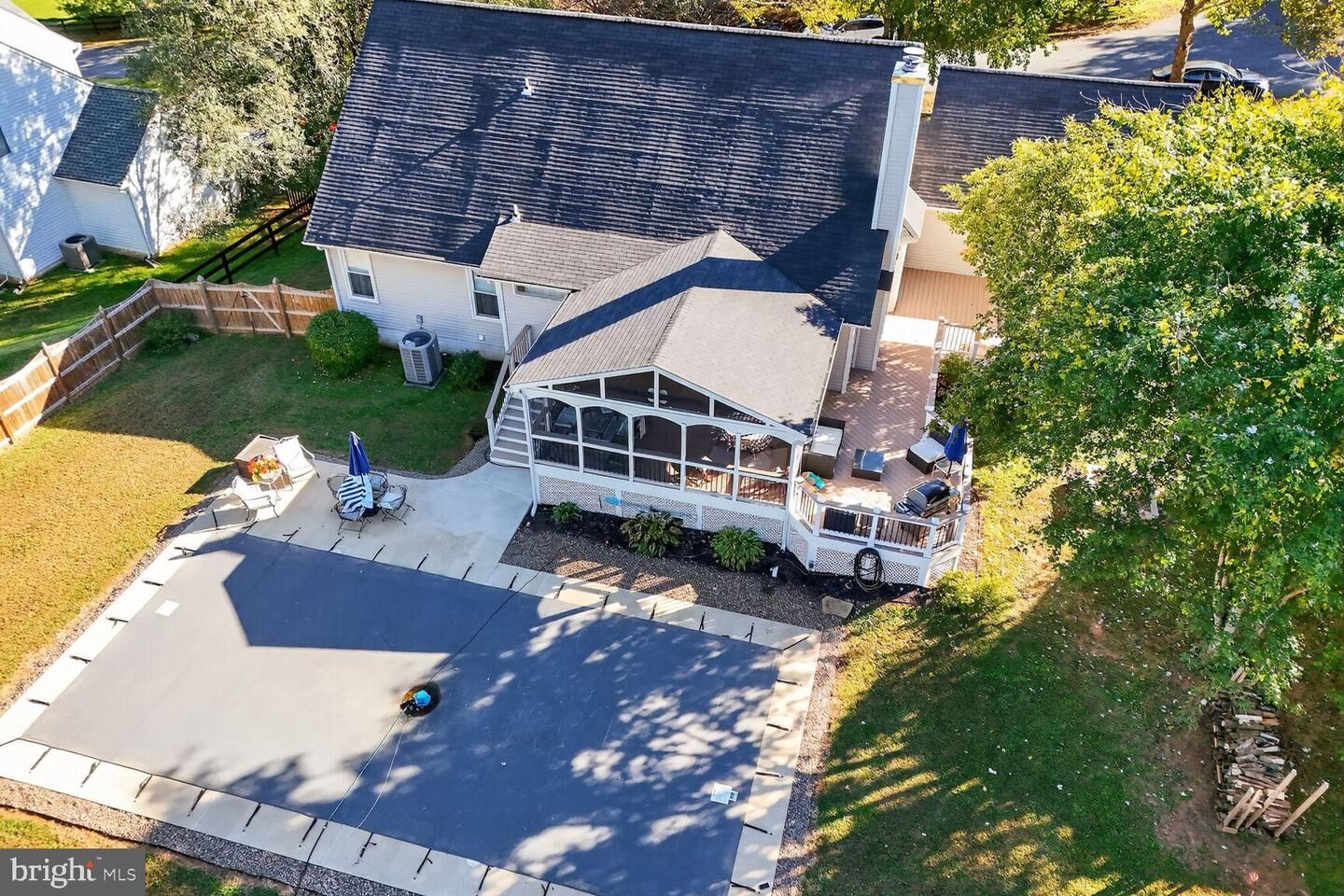 Property Photo: 35570 Sassafras Drive VA 20141