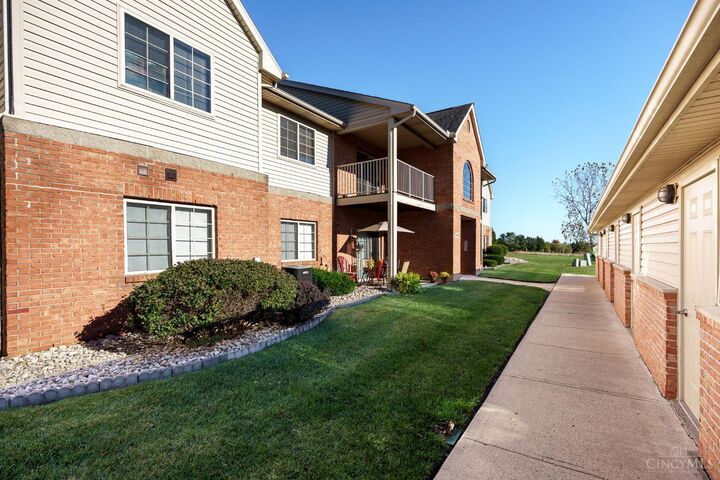 1593 Eden Park Drive  Hamilton OH 45013 photo