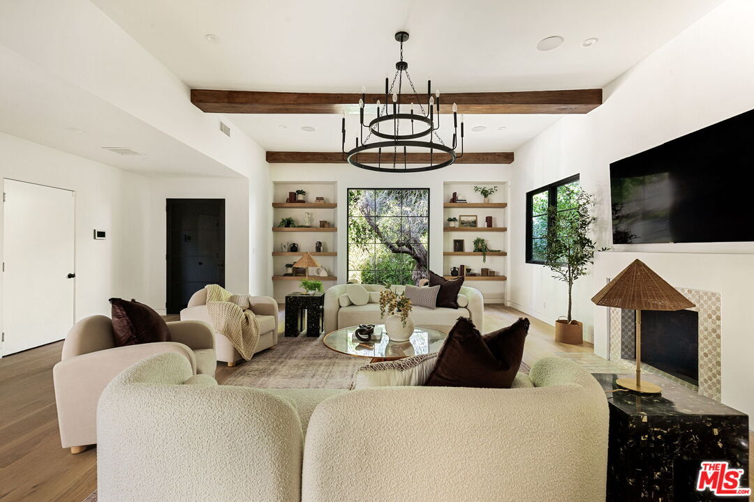 Property Photo:  735 N Orlando Ave  CA 90069 