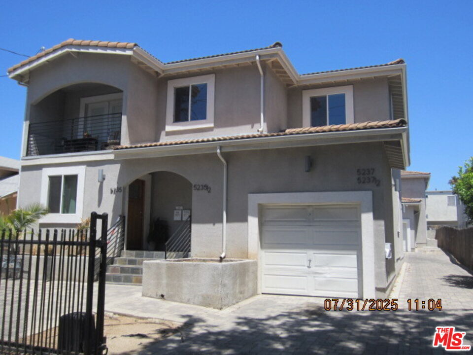 Property Photo: 5235 Virginia Ave CA 90029