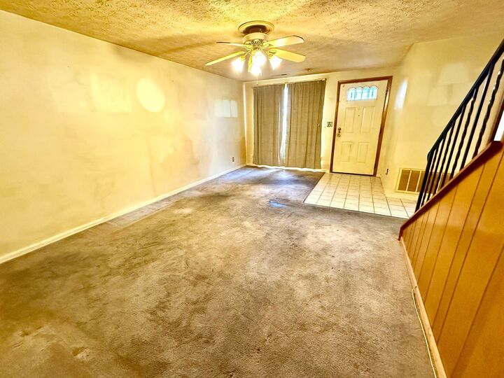 Property Photo: 3812 Charbonnett Court OH 43232