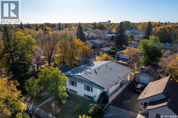 Property Photo: 309 / 311 Y Avenue S SK S7M 3J6