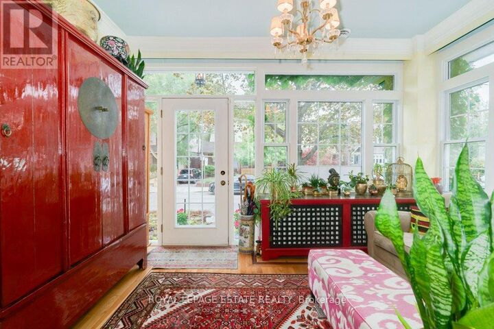Property Photo:  314 Scarborough Road  ON M4E 3M8