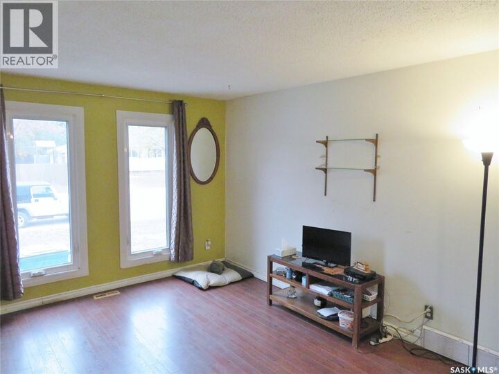 Property Photo: 933 Macklem Drive SK S7L 4R7