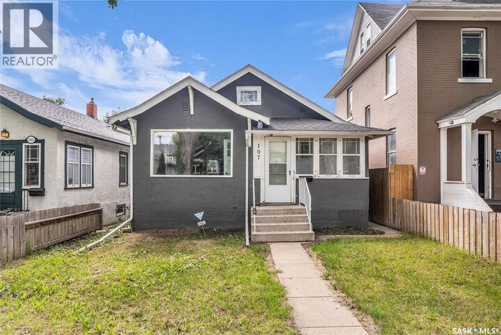 107 28th Street W  Saskatoon SK S7L 0K1 photo