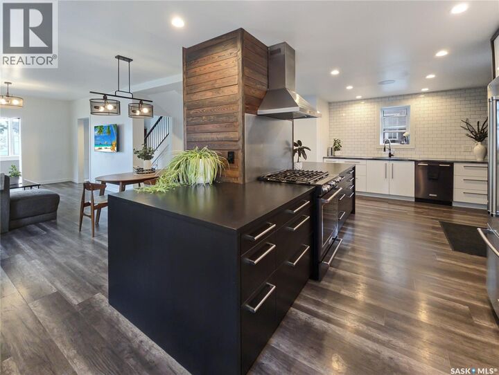 Property Photo: 227 H Avenue S SK S7M 1W1