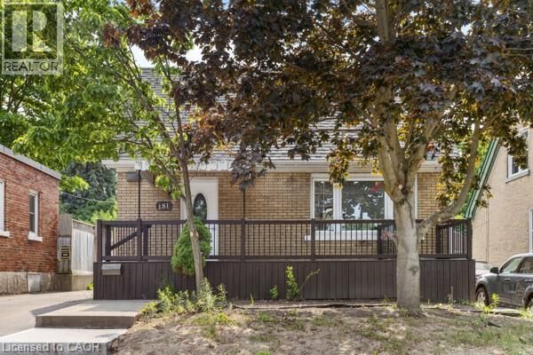 Photo de la propriété:  181 Highland Road East  ON N2M 3W1