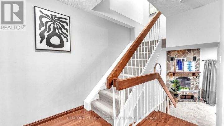 Property Photo:  300 Sandringham Crescent 22  ON N6C 5B4 