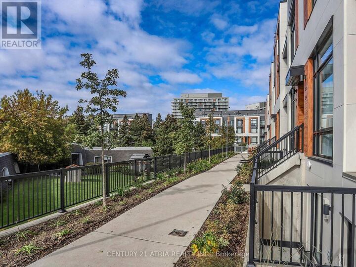 Property Photo:  8 Steckley House Lane 216  ON L4S 0N1