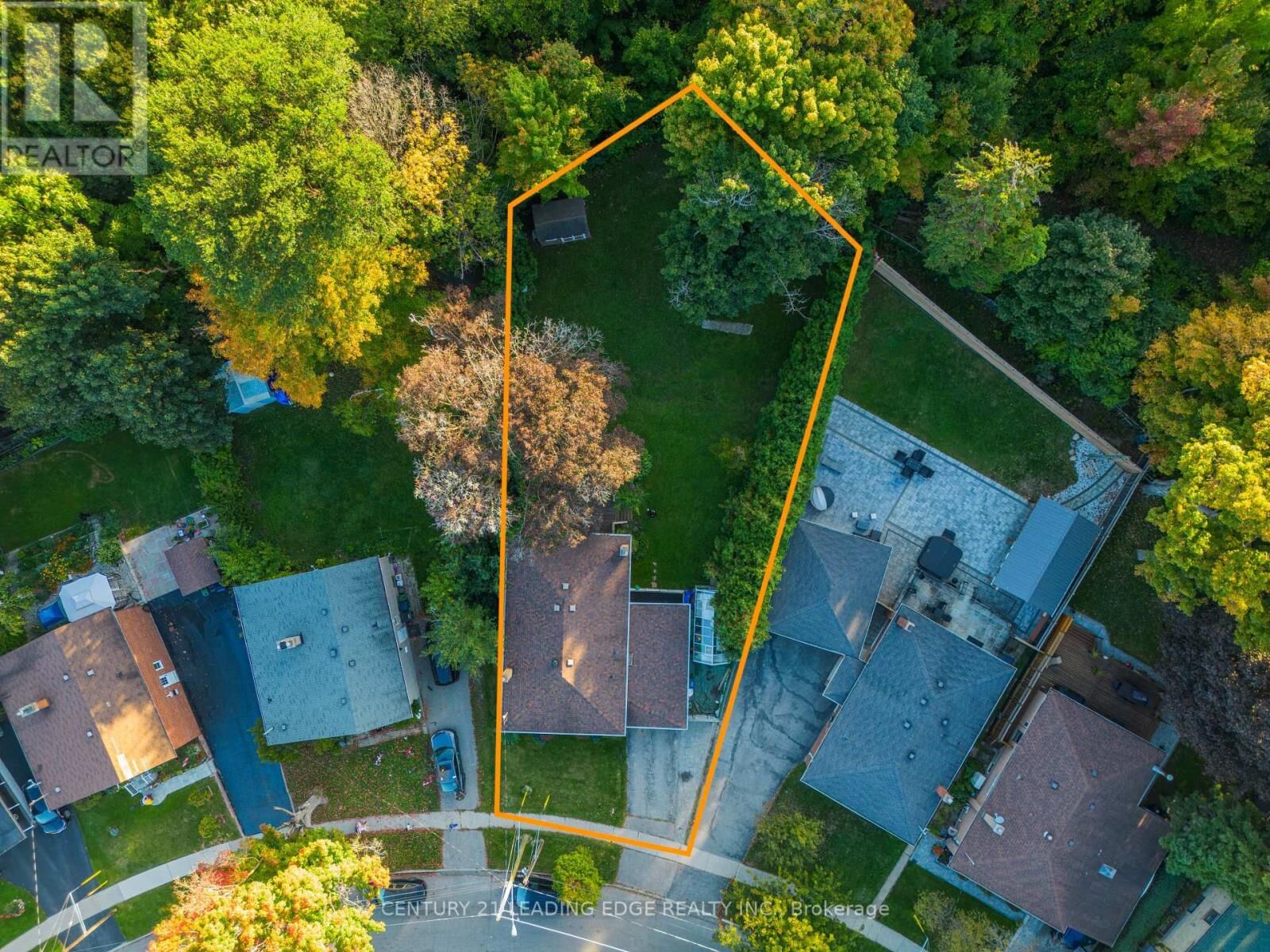 Property Photo:  50 Meldazy Drive  ON M1P 4G1