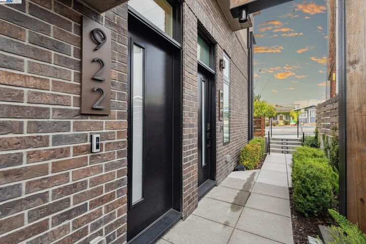 Property Photo:  922 Brown Ave  CA 94549 