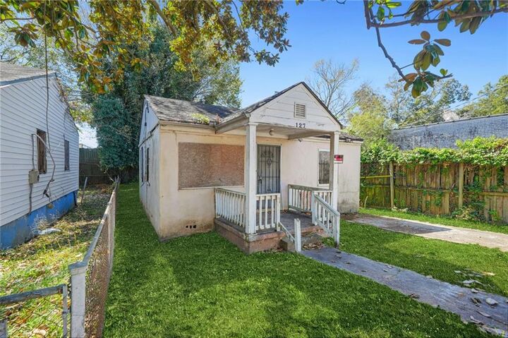Property Photo:  127 Buchanan Lane SE  GA 30315
