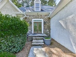 Property Photo: 1017 Fairway Valley Drive GA 30189