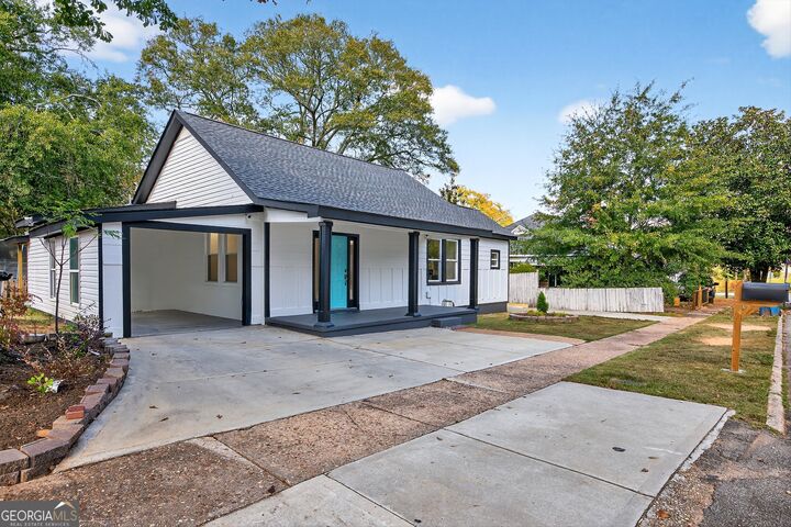 Property Photo: 208 Royal Avenue GA 30230
