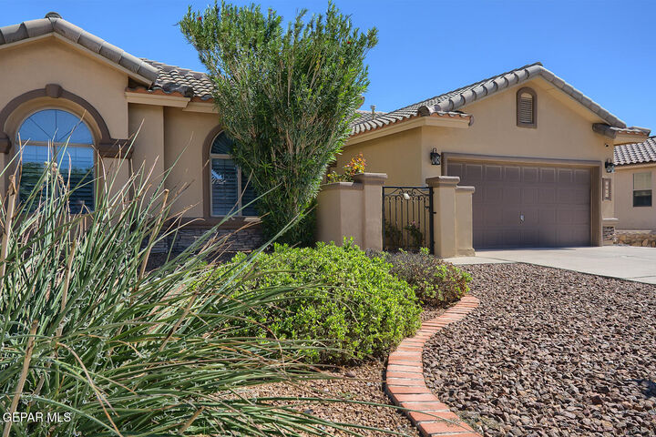 5620 Valley Maple Drive  El Paso TX 79932 photo