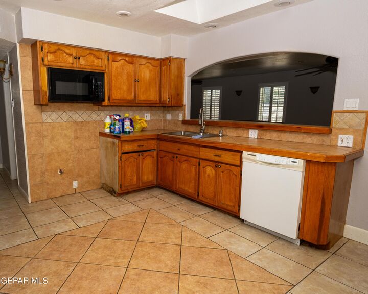 Property Photo: 7860 Porche Street TX 79915